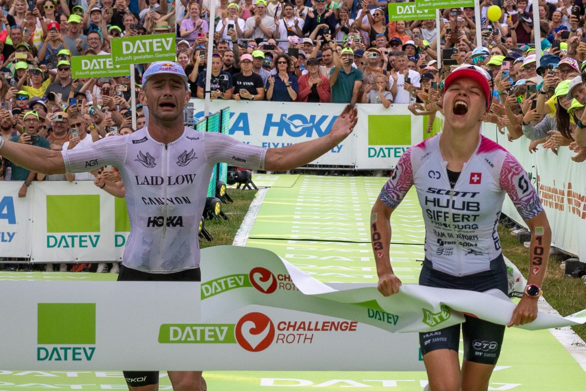 Sam Laidlow und Alanis Siffert beim Zieleinlauf der Challenge Roth 2026.