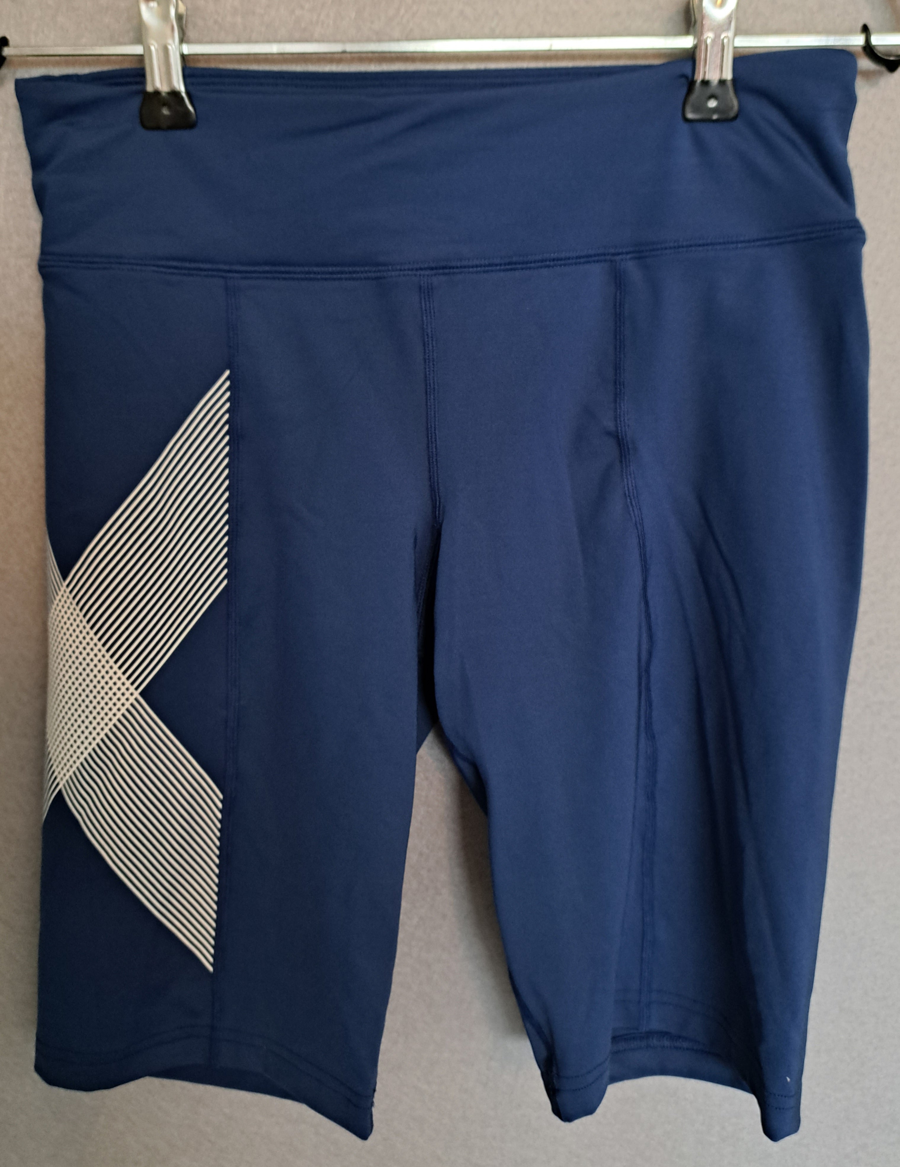 2XU Mid-Rise Compression Shorts, Damen, Dark Navy/Stripe White