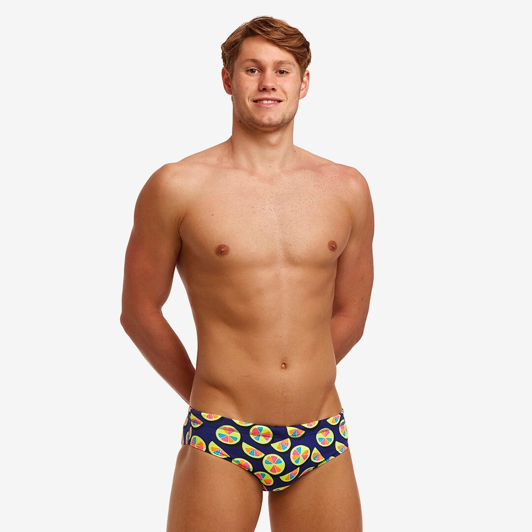 Tragebild Ansicht Badehose von vorne