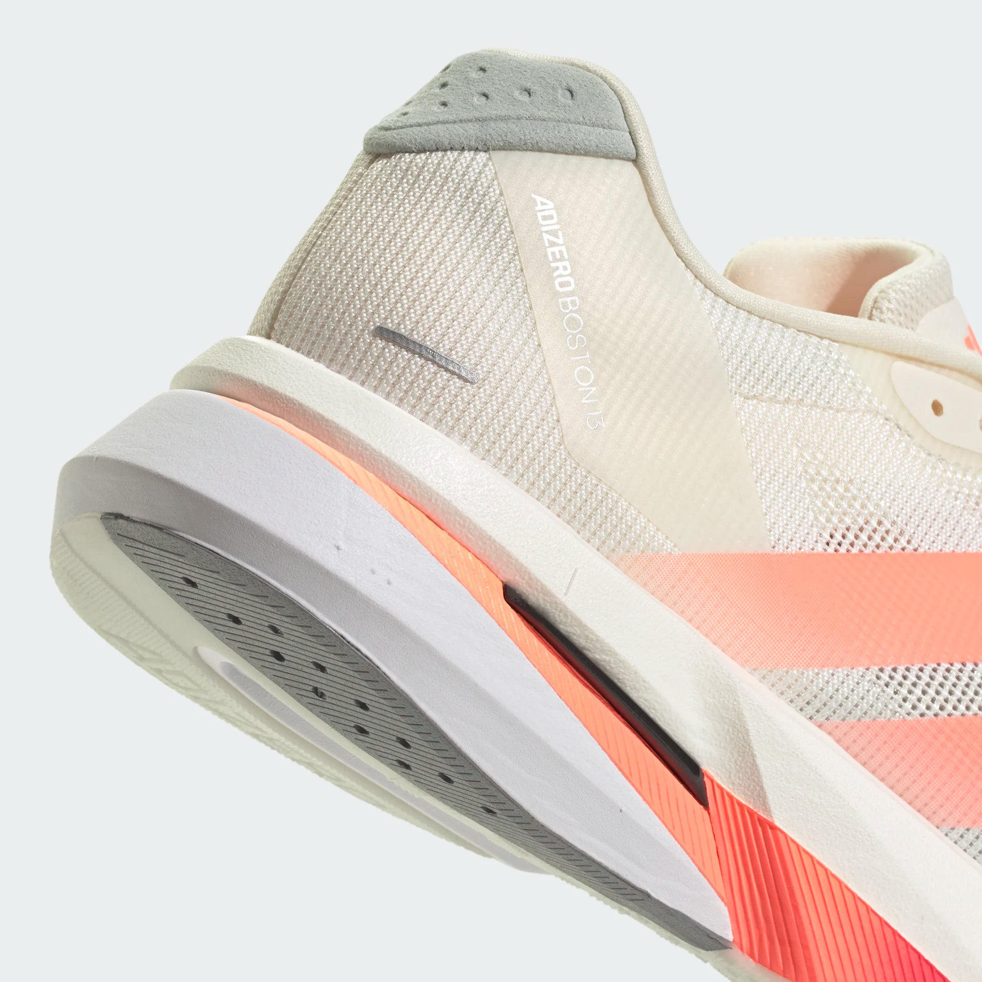 Detailansicht rechter Schuh Fersenbereich