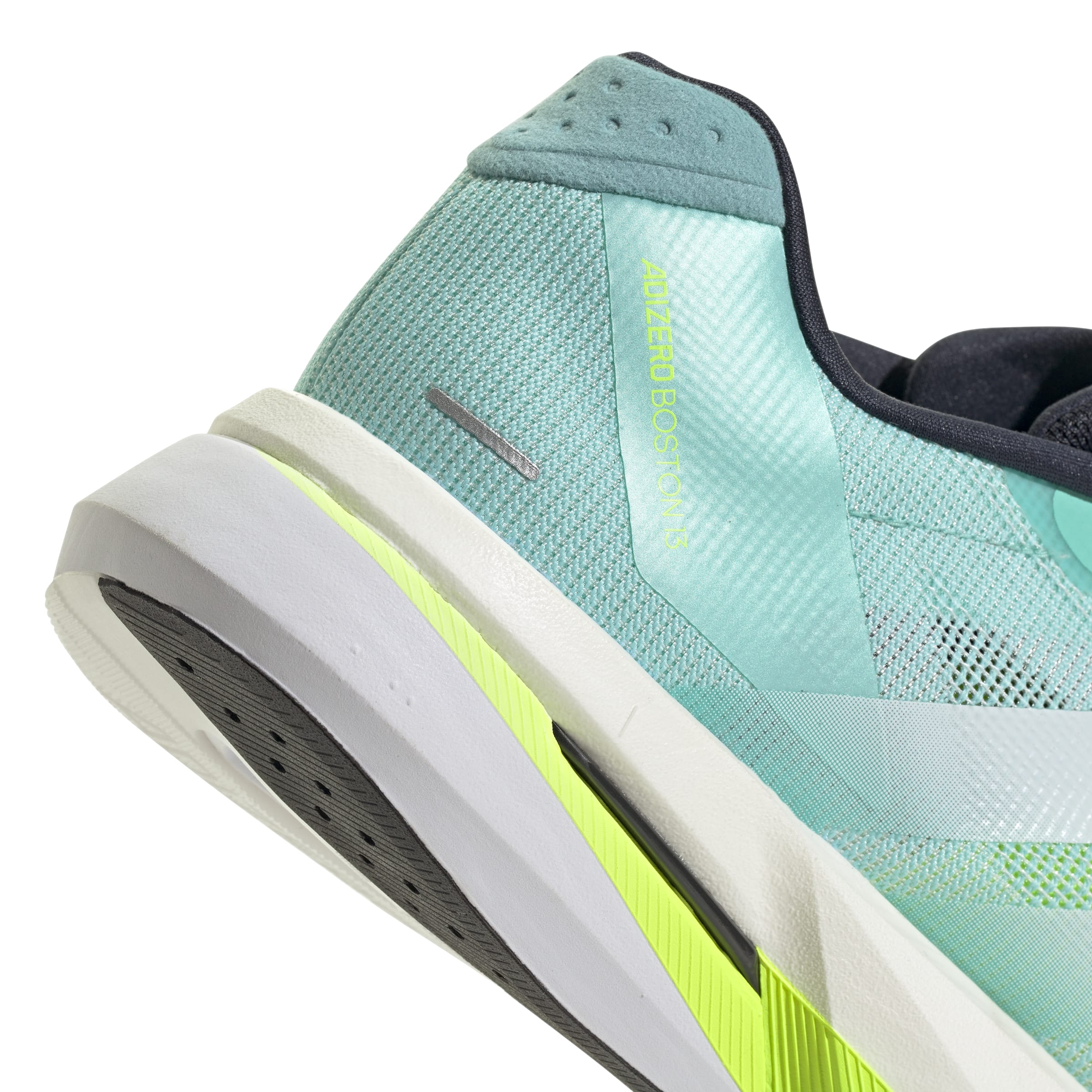 Detailansicht Fersenbereich rechter Schuh