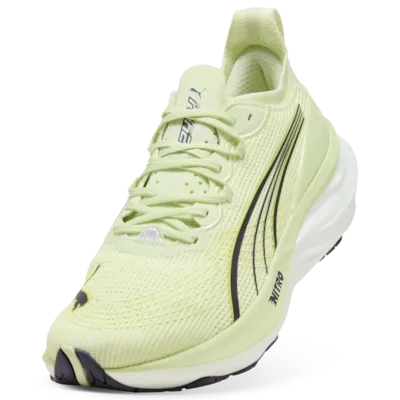 Schrägansicht linker Schuh von vorne Außenseite