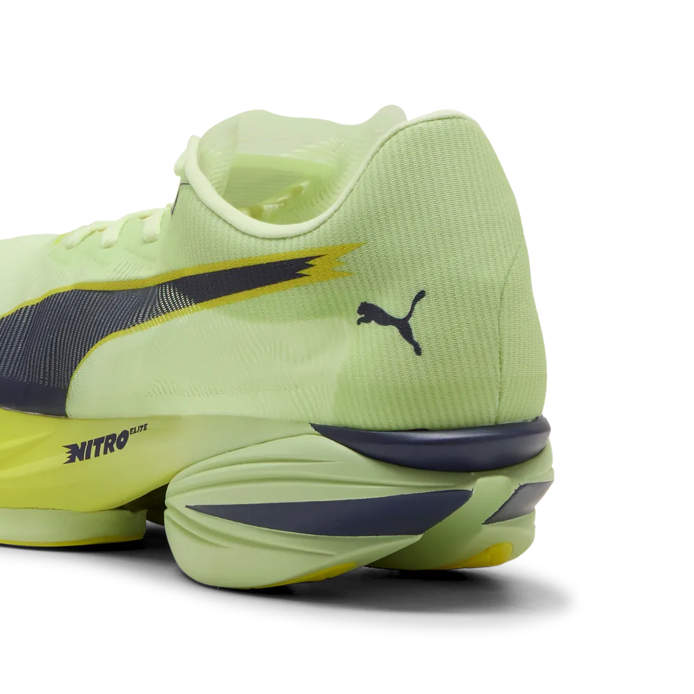 Detailansicht Fersenbereich linker Schuh