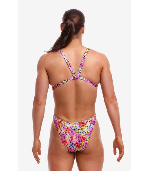 Tragebild Badeanzug Ansicht von hinten