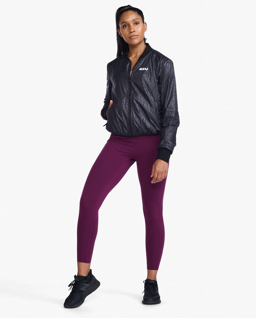 2XU Motion Bomber, Damen, Embossed Monogram/White